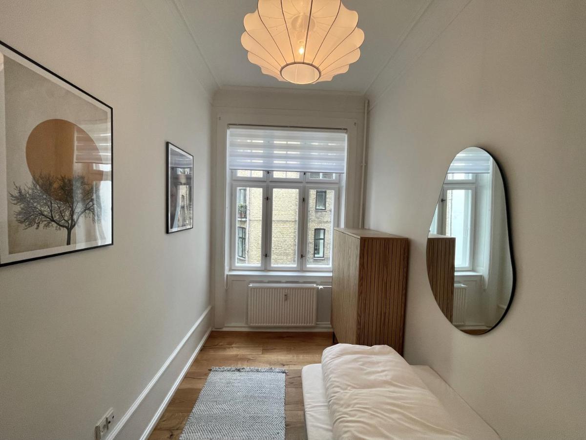 Beautiful 3 Bedroom Flat Next To The Marble Church Копенгаген Экстерьер фото